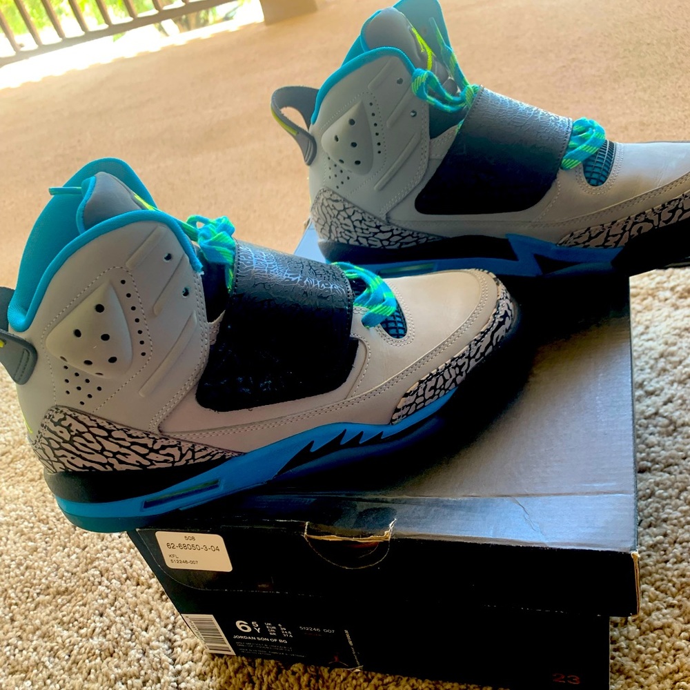 Gently used Jordans, no stains no rips,